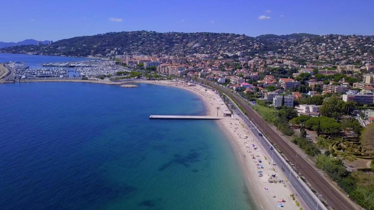 Apt Golfe Juan - 5min des plages - Parking privée - Piscine Rooftop Vallauris Esterno foto